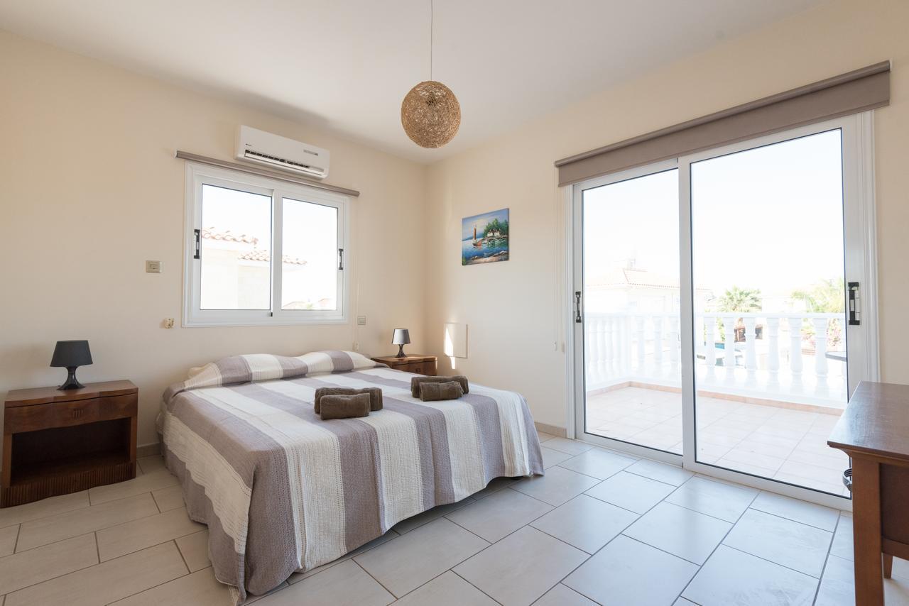 Villa Valmare Ayia Napa Exteriör bild