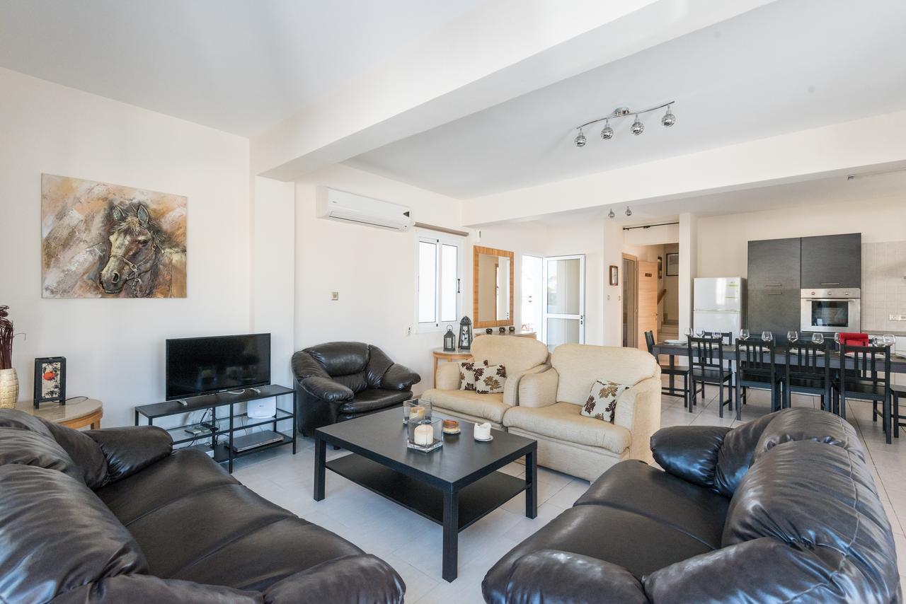 Villa Valmare Ayia Napa Exteriör bild